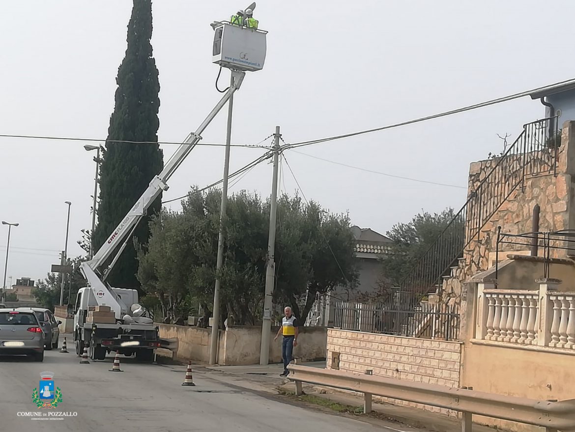 POZZALLO – AL VIA I LAVORI DI AMMODERNAMENTO DELL’IMPIANTO DELLA PUBBLICA ILLUMINAZIONE DELLE AREE EXTRAURBANE.
