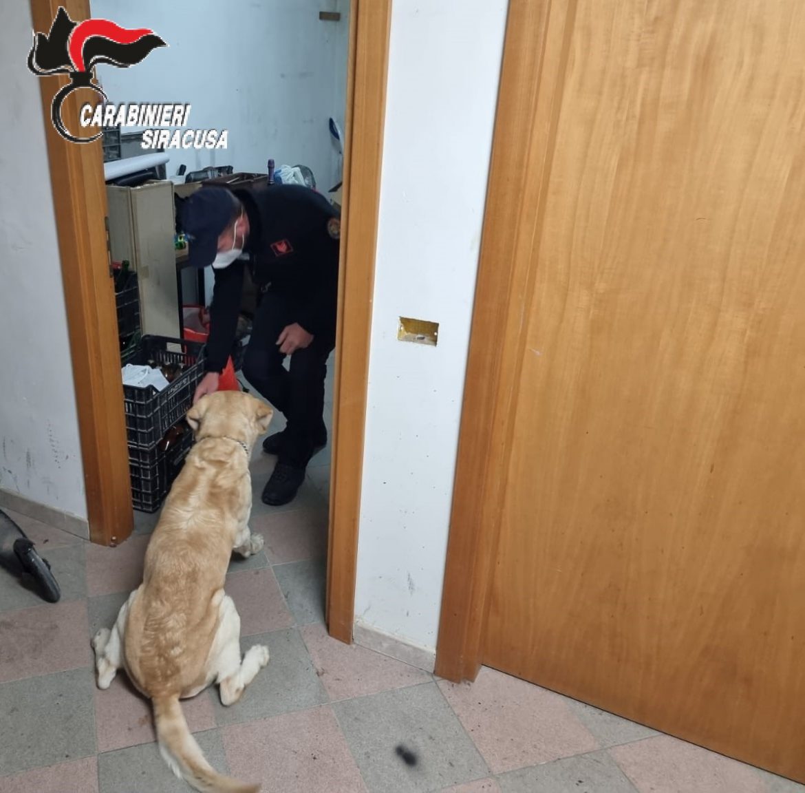 SIRACUSA. CASSIBILE: NASCONDEVA LA DROGA IN CASA. ARRESTATO DAI CARABINIERI.