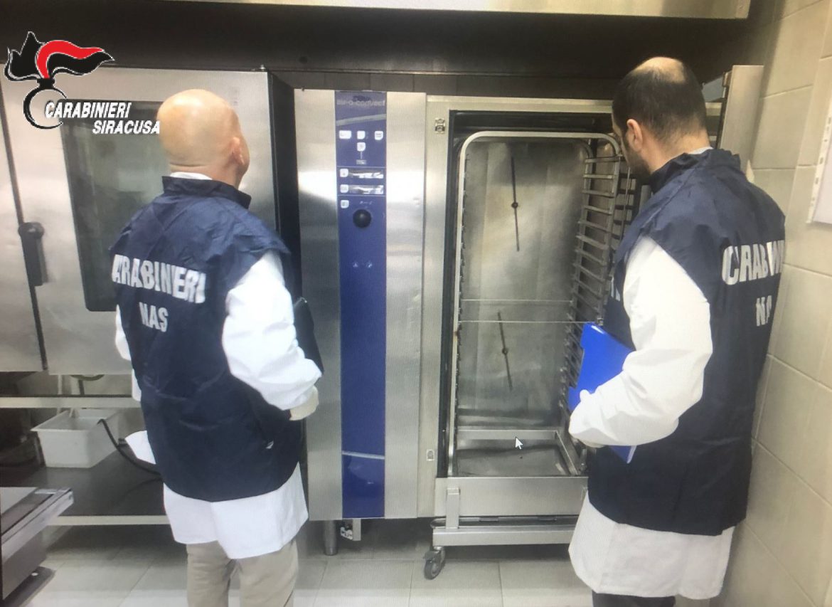 AVOLA (SR). CONTROLLI NEL SETTORE DELLA RISTORAZIONE. I CARABINIERI CHIUDONO UN RISTORANTE E DENUNCIANO DUE PERSONE.