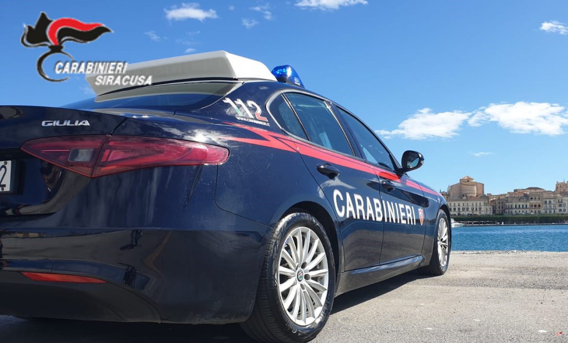 CARABINIERI SIRACUSA: RUBA BOTTIGLIE DI CHAMPAGNE DENUNCIATO UN20ENNE