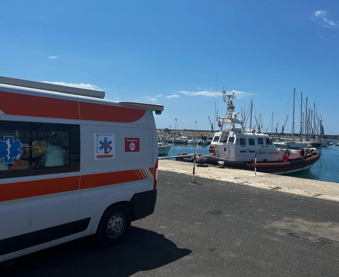 Pozzallo: Malore improvviso a bordo, marittimo soccorso dalla Guardia Costiera di Pozzallo