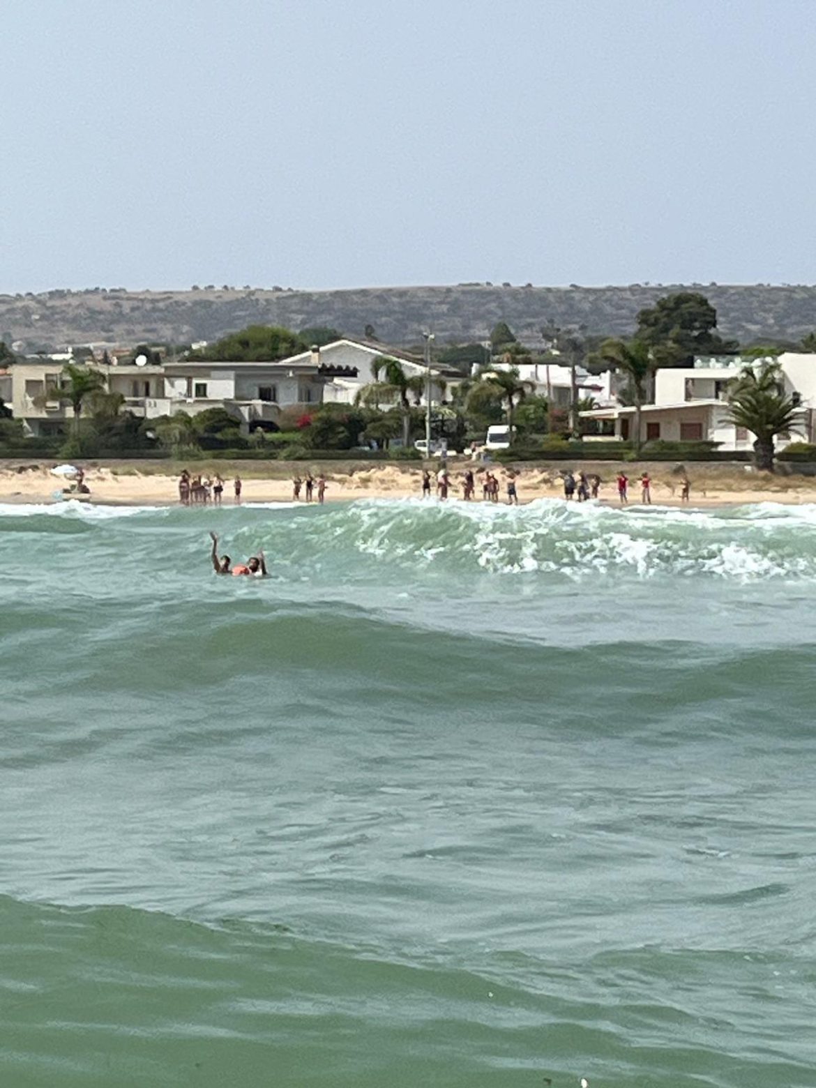 MARE MOSSO, DUE GIOVANI STREMATI SOCCORSI DALLA GUARDIA COSTIERA di POZZALLO