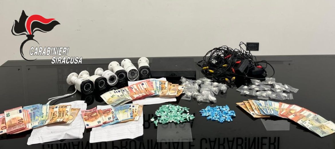CARABINIERI SIRACUSA: SMANTELLATA PIAZZA DI SPACCIO E CINQUE PERSONE DENUNCIATE