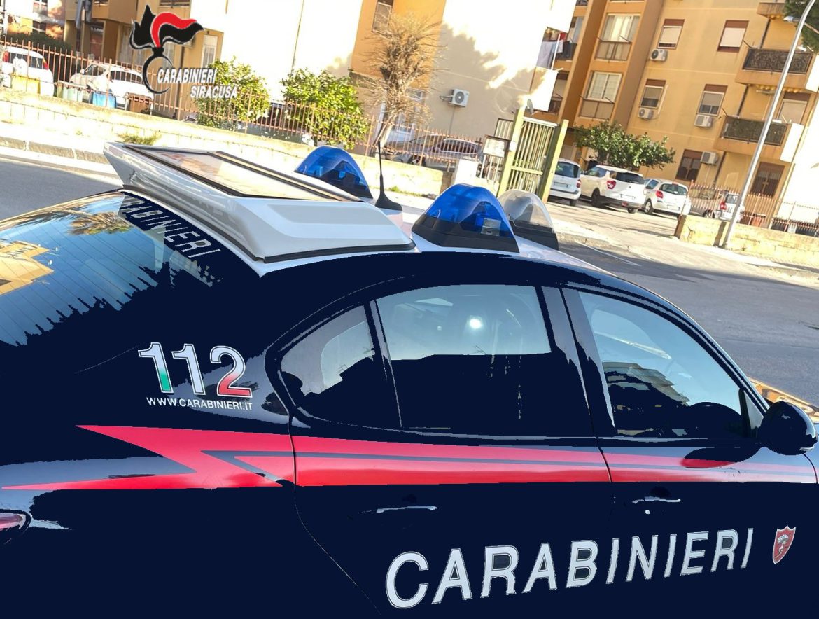 CARABINIERI SIRACUSA: ARRESTATO UN 18ENNE E DENUNCIATO UN 26ENNE PER DETENZIONE AI FINI DI SPACCIO DI SOSTANZE STUPEFACENTI