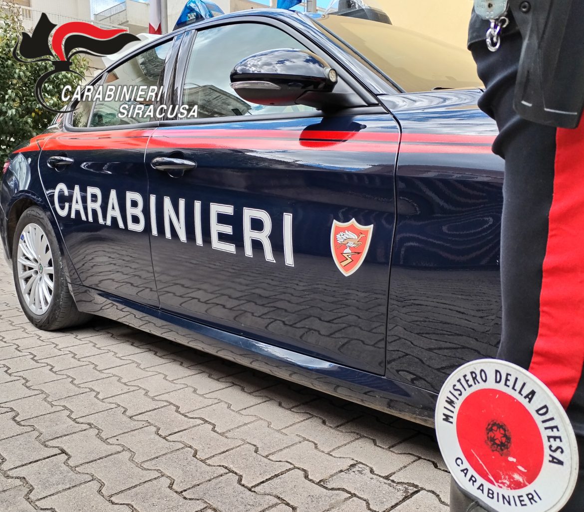 CARABINIERI ROSOLINI: ESEGUITA UN’ORDINANZA DI CUSTODIA CAUTELARE IN CARCERE PER ASSOCIAZIONE FINALIZZATA AL TRAFFICO DI STUPEFACENTI E DETENZIONE ILLEGALE DI ARMI