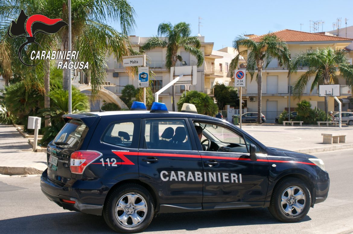 RAGUSA – RESISTENZA E OLTRAGGIO A MILITARI DELL’ARMA: UN ARRESTO E UNA DENUNCIA